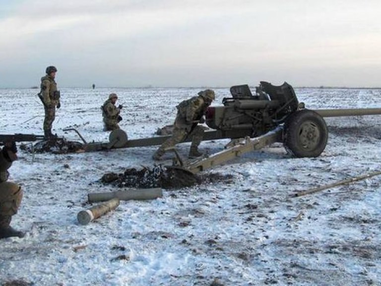 Украинские военные, защищавшие Дебальцево, заняли позиции у Артемовска