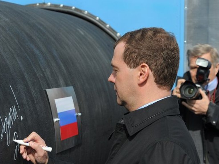 Медведев: Предоплата Украины за газ закончится через 3-4 дня