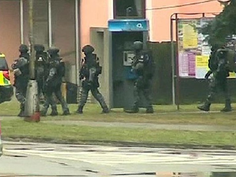 В чешском ресторане неизвестный устроил бойню (ВИДЕО)