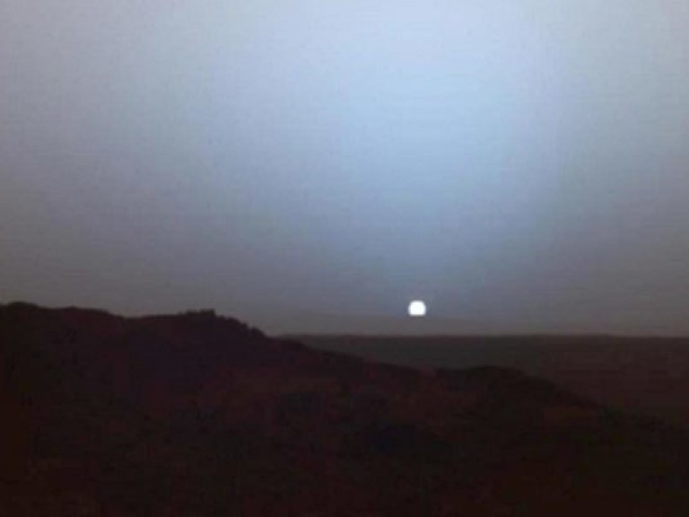 NASA опубликовало фото заката на Марсе