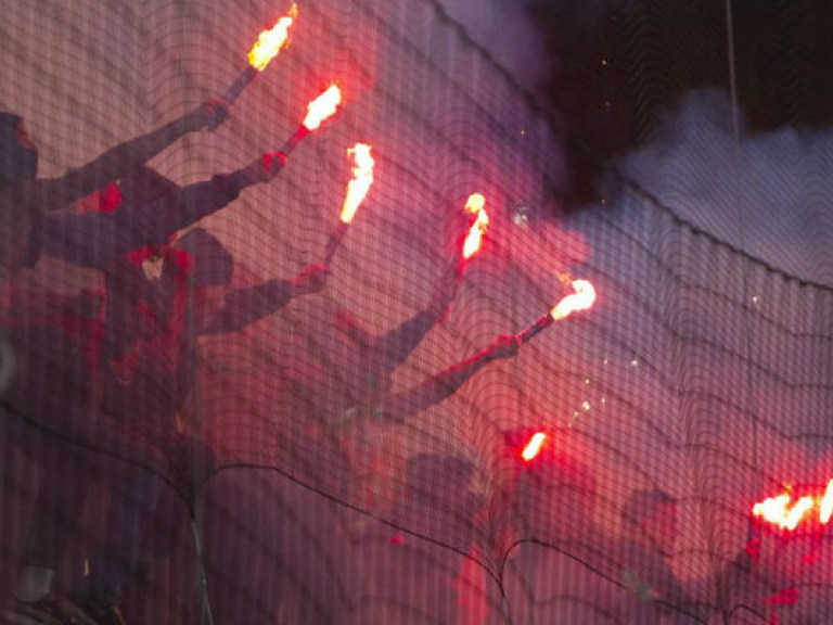 Матч «Динамо&#187; &#8212; &#171;Генгам» был остановлен из-за потасовки на стадионе
