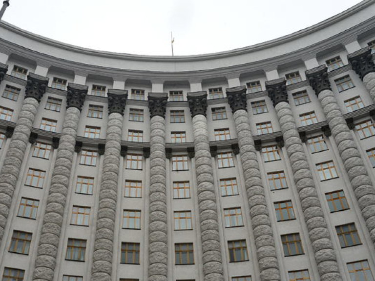 Яценюк: Спецпенсии будут автоматически отменены с 1 июня
