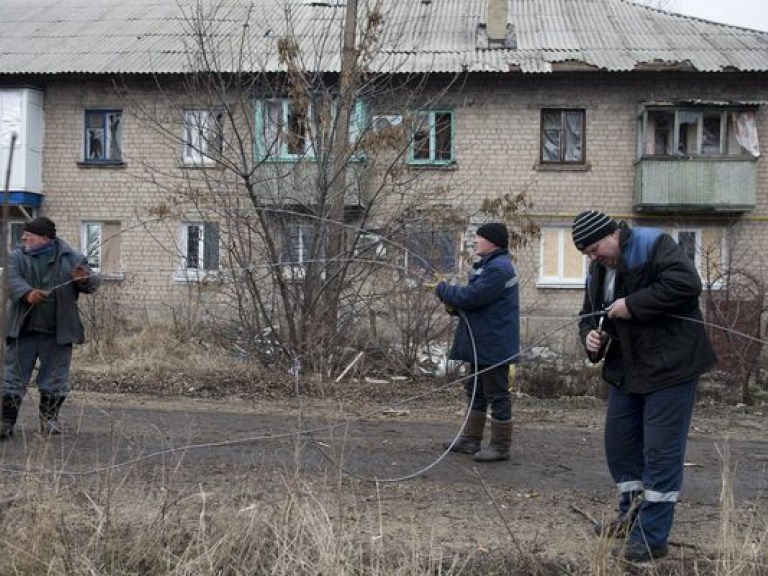 На Донетчине из-за обстрелов нет электричества в 13 населенных пунктах