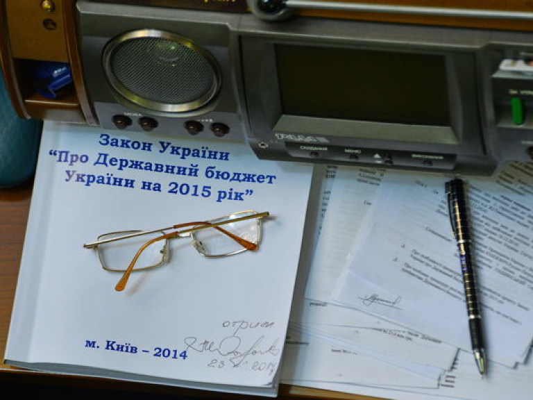 Политолог: Заседание Рады от 3 марта &#8212; отвлечение внимания общественности от реальных проблем в стране
