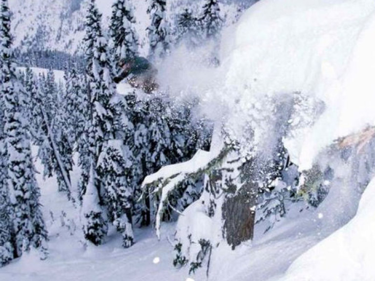В Болгарии трое сноубордистов погибли под снежной лавиной