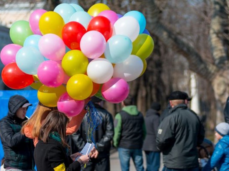 Одесситы оригинально поздравили своих женщин с 8 Марта