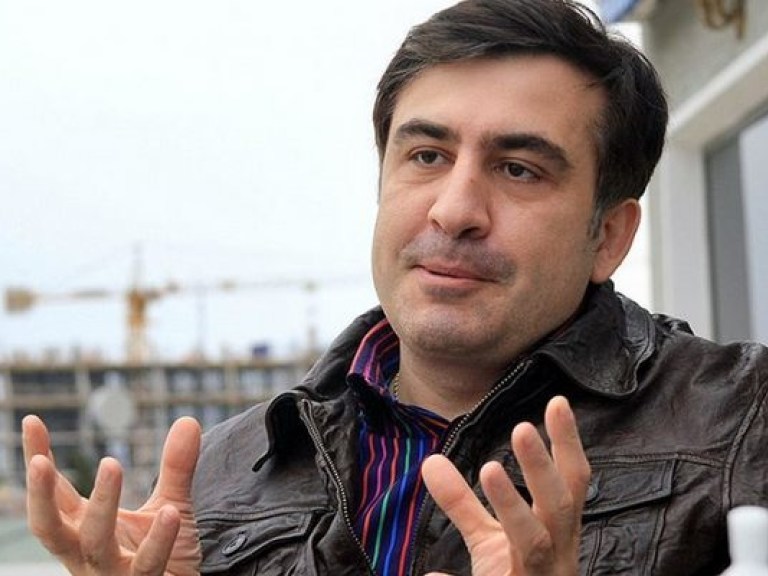 Саакашвили пожаловался на бюрократию и высокие цены на автомобили в Украине