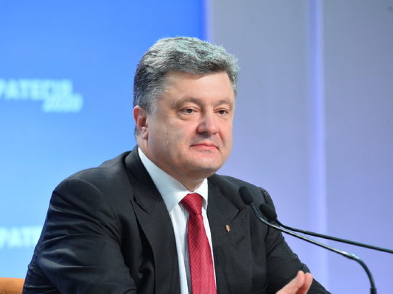 Порошенко признал, что представители ДНР и ЛНР отвели тяжелое вооружение от линии конфликта