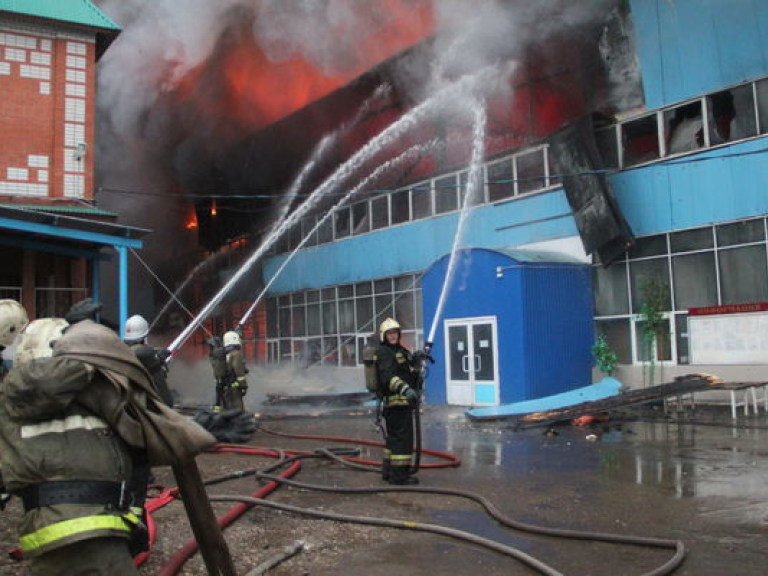 В Казани количество жертв пожара в торговом центре увеличилось до 15 человек