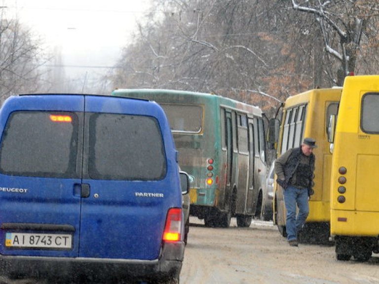 В Мариуполе неизвестный обстрелял маршрутку