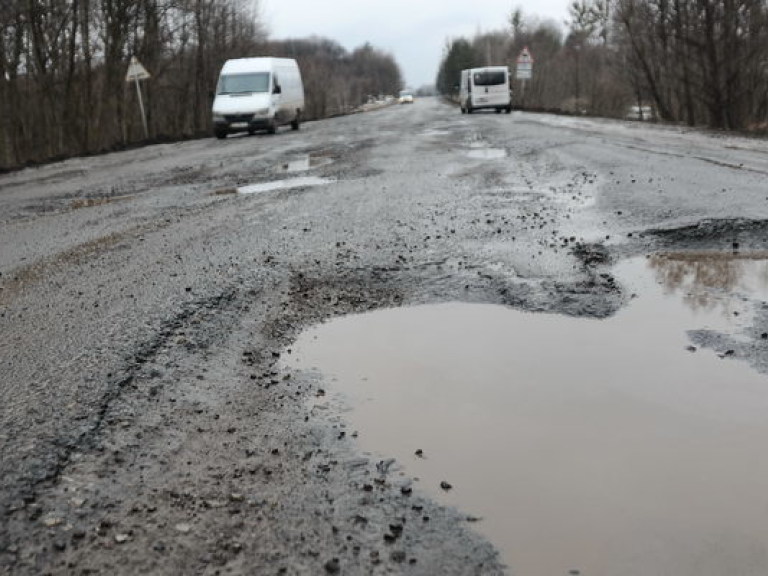 На капитальный ремонт дорог «Киевавтодор» получит всего 36,4 млн гривен