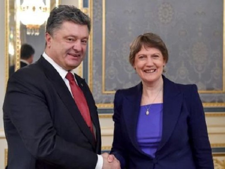 Президент Украины обсудил введение миротворческого контингента с замгенсека ООН
