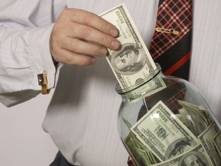 Э. Найман: «Зависшие» депозиты возмещают вкладчикам банки с сомнительной репутацией»