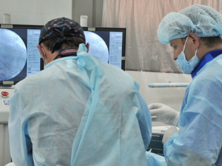 В МОЗ пообещали трудоустроить всех врачей из Донбасса