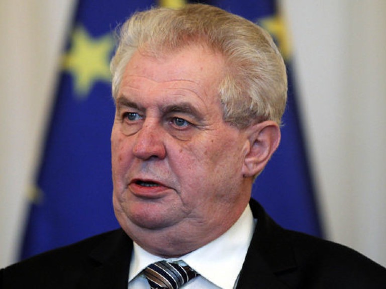 Президент Чехии резко отреагировал на критику американского посла