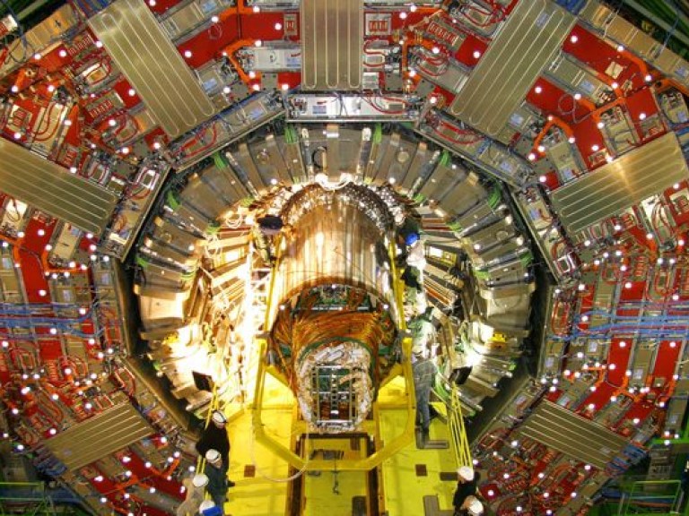 Большой адронный коллайдер возобновил свою работу после двухлетнего перерыва