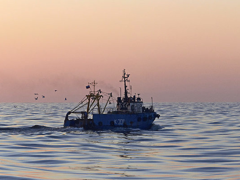 Число жертв крушения рыбацкого судна в Охотском море возросло до 62 человек