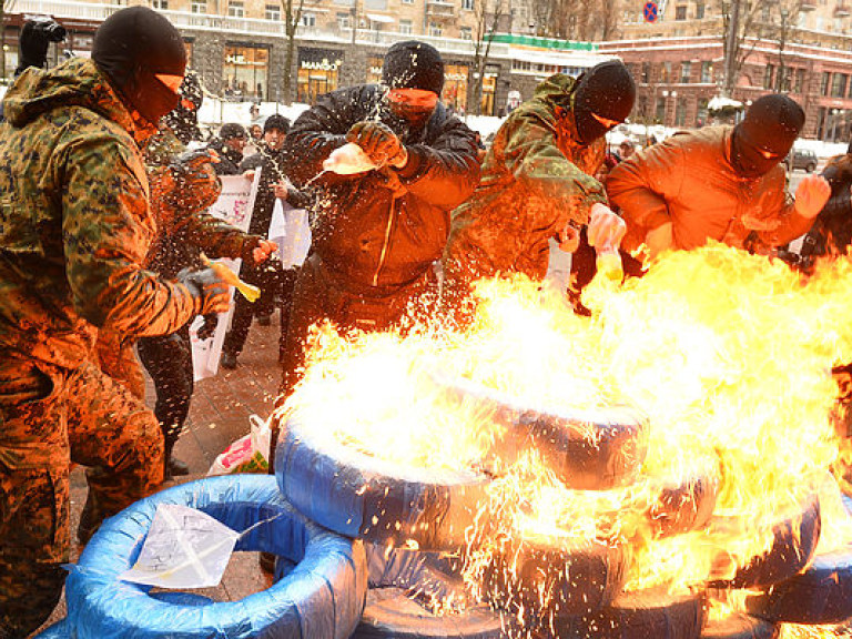 Около 10-15% украинцев готовы выйти на уличные акции протеста – политолог