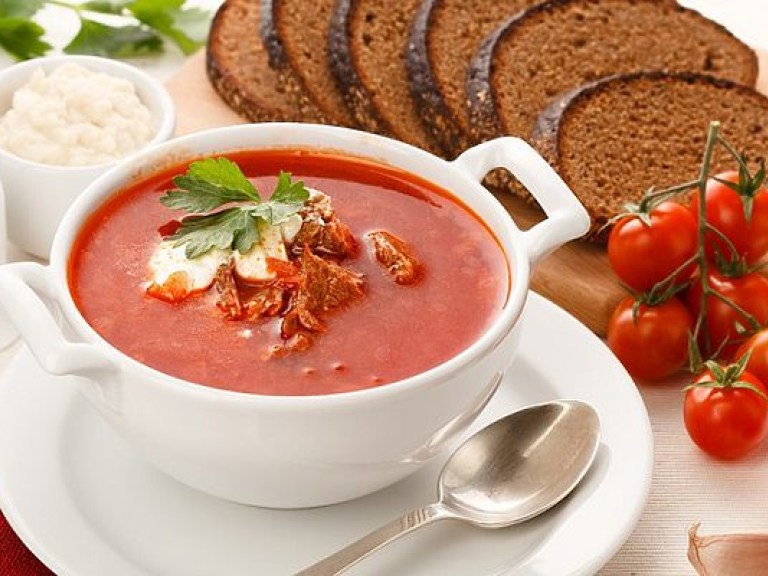 Киевляне: Сварить кастрюлю красного борща обходится в 120 гривен