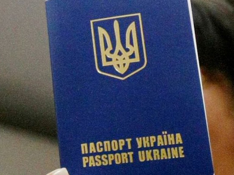 Эксперт: Власть использовала вопрос безвизового режима с ЕС как «морковку» для доверчивых украинцев