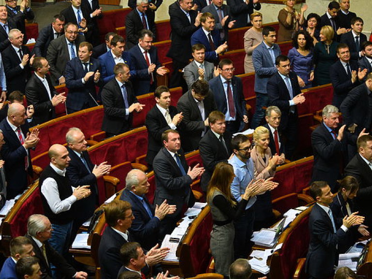 Верховная Рада после перерыва со второй попытки включила в повестку дня законопроект о национализации имущества РФ в Украине