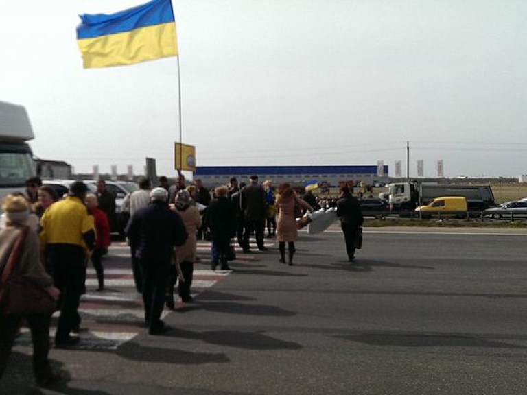 Столичную окружную дорогу заблокировали митингующие