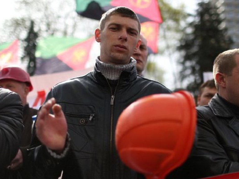 Шахтеры продолжают акции протеста в Киеве (ФОТО)