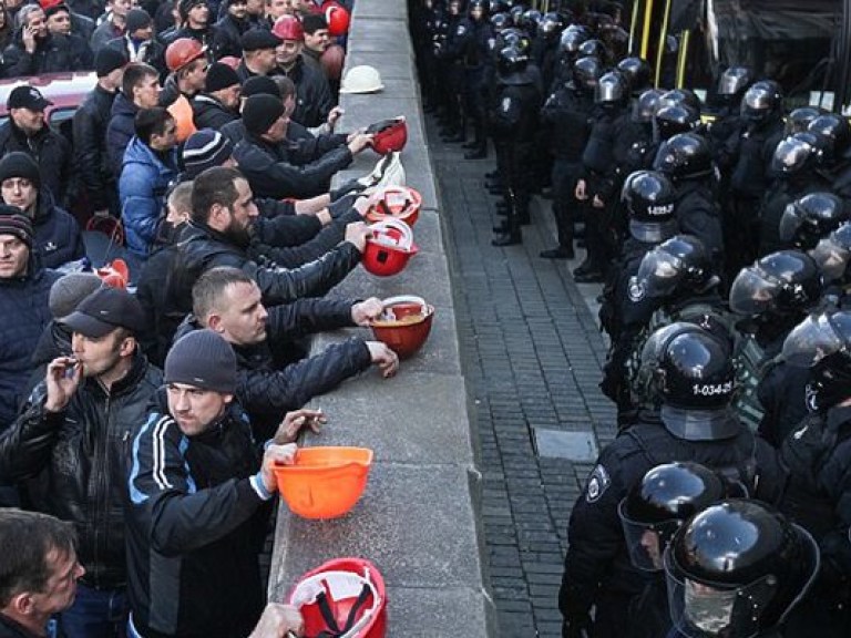 За протестами шахтеров последуют забастовки других отраслей по всей Украине &#8212; политолог