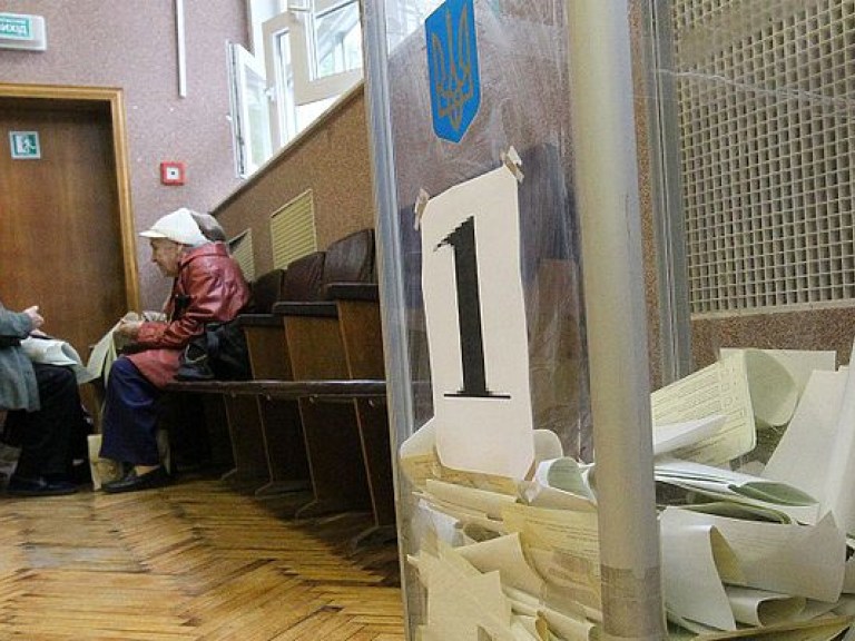 КИУ: Выборы мэра Киева должны пройти в октябре 2015 года