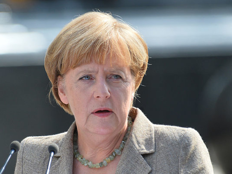 Меркель: ЕС планирует летом продолжить экономическое давление на РФ