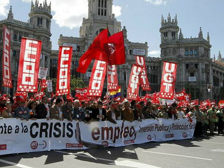 На первомайскую демонстрацию в Мадриде вышли более ста тысяч человек