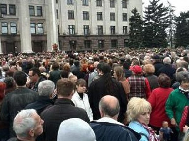 Около 5 000 одесситов вышли на Куликово поле с лозунгом &#171;Фашизм не пройдет&#187; (ФОТО)