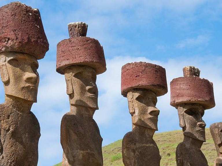 Ученые выдвинули еще одну гипотезу появления «шляп» на головах статуй с острова Пасхи