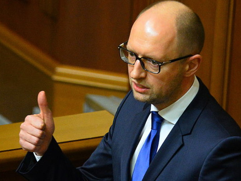 Яценюк провел с силовиками совещание и призвал жестко отвечать на действия криминала