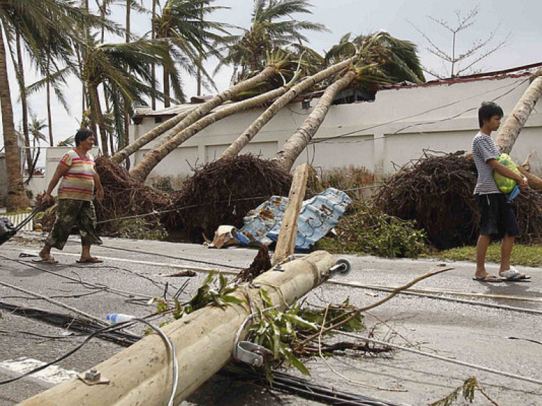 На Филиппинах из-за приближения тайфуна Ноул были эвакуированы более тысячи человек