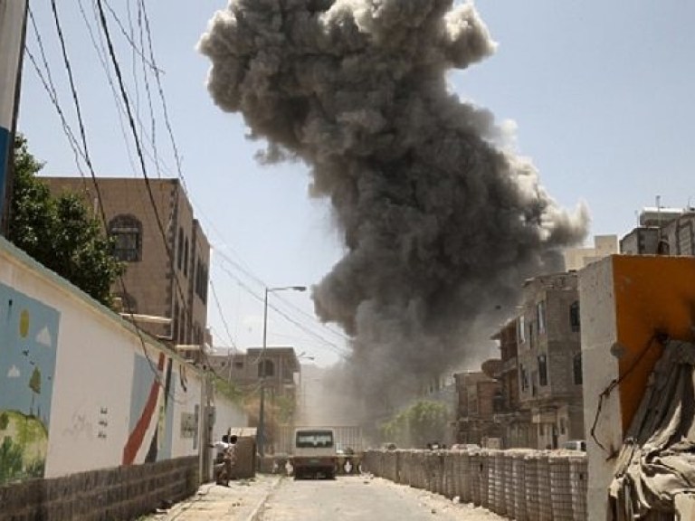 СМИ: По резиденции экс-президента Йемена нанесли авиаудар