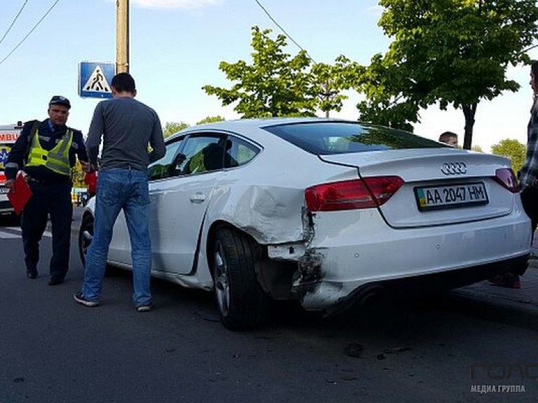 В Киеве на Оболони произошло ДТП с участием семи машин, пострадал ребенок (ФОТО)