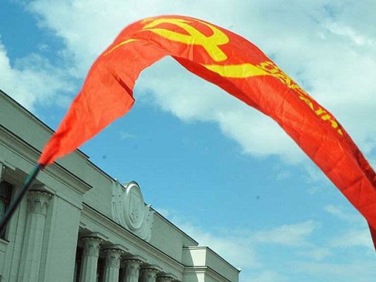 Эксперт: Уничтожая советскую символику, Киевсовет занимается политическим вандализмом