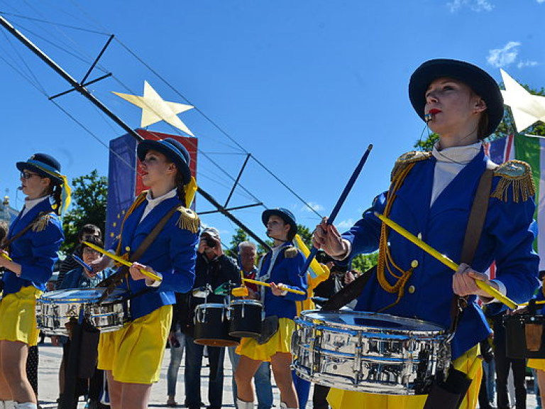 В Киеве на празднование Дня Европы из горбюджета выделили почти 100 тысяч гривен (ФОТО)