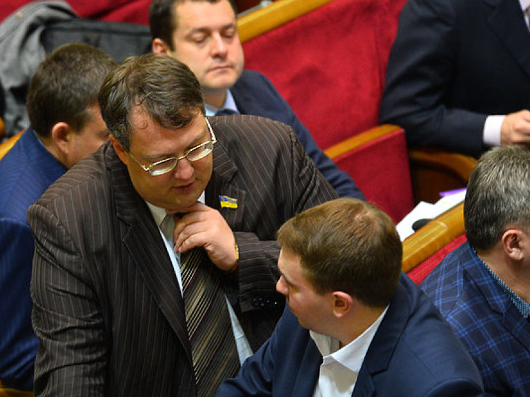 Геращенко заверяет, что шансы на раскрытие убийств Бузины и Калашникова есть