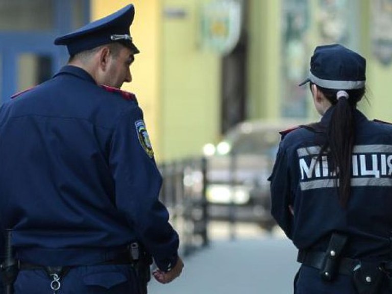 Милиция Харьковской области ведет переговоры со злоумыленником, застрелившим двух человек и взявшим двух заложников