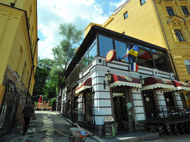В Киеве открылась необычная библиотека с гамаками
