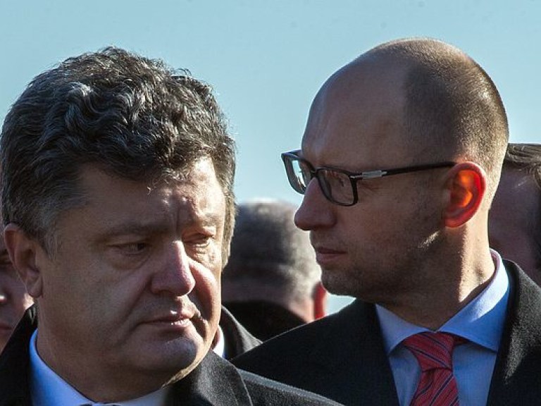 Яценюк предлагает Порошенко идти на местные выборы единой командой