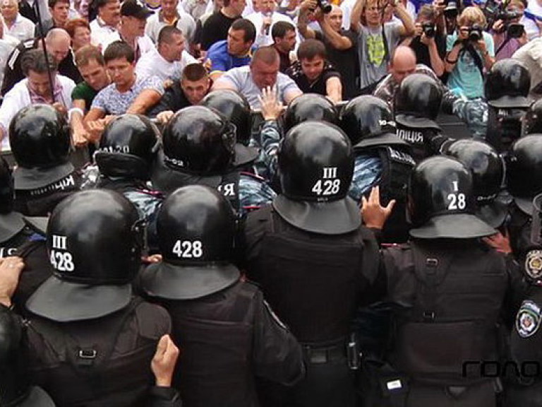 Эксперт: Власть будет подавлять протестные движения, используя все возможные методы