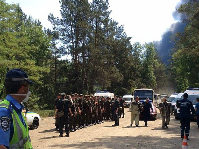 Потушить пожар в Василькове невозможно, пока не выгорит вся нефтебаза &#8212; эколог