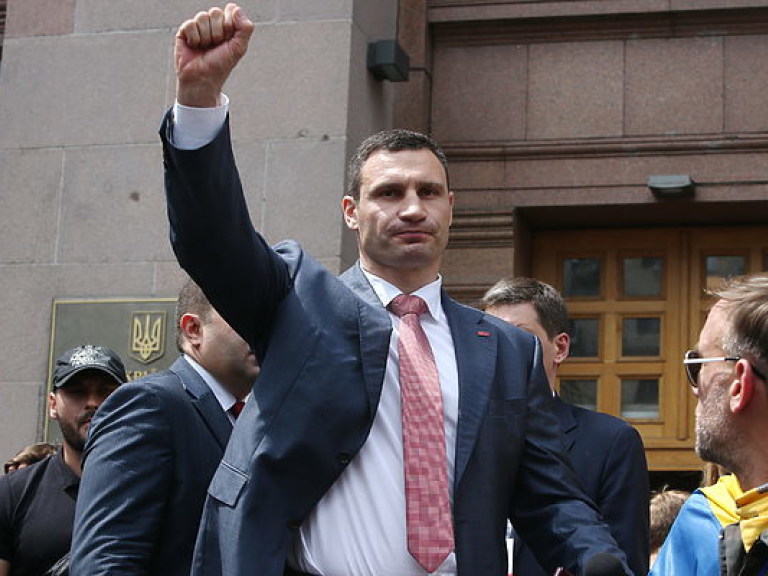 Эксперт: При правлении Кличко ни один руководитель коррумпированных департаментов КГГА не был уволен