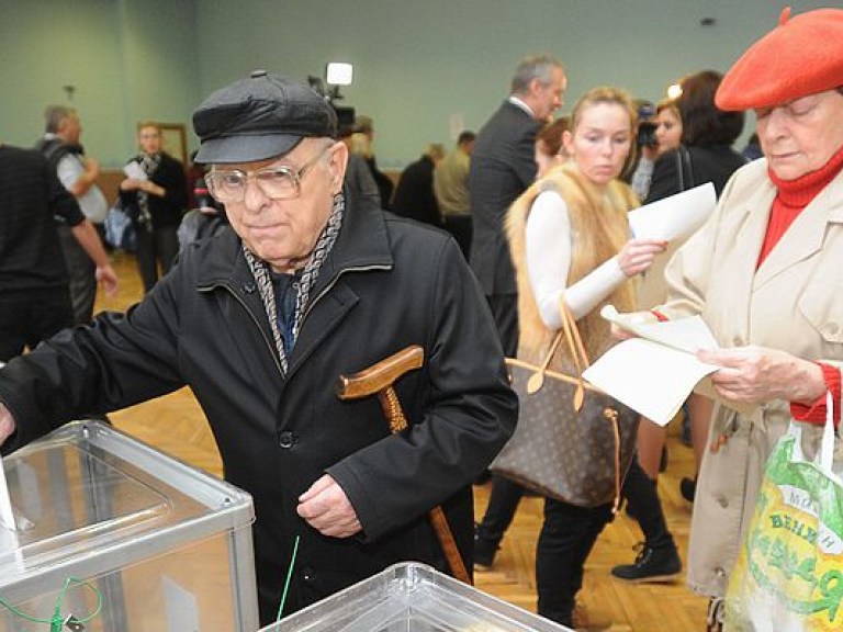 Эксперт рассказал о последствиях проведения местных выборов по старой схеме