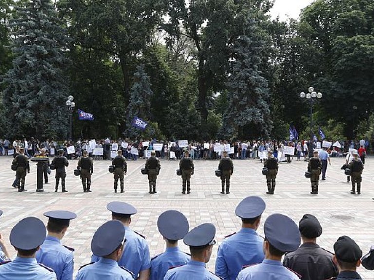 Жители столицы вышли на митинг в поддержку газеты «Вести»