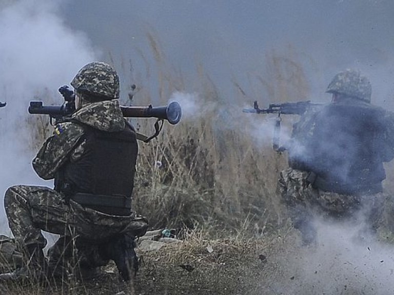 За сутки украинские военные дважды отбили атаку на Марьинку