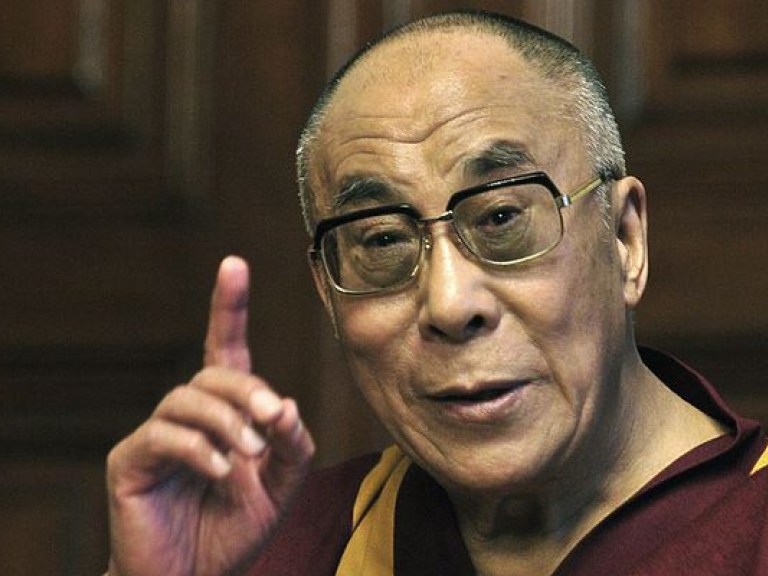 Далай-Лама во время выступления на известном рок-фестивале осудил зверства ИГИЛ (ВИДЕО)
